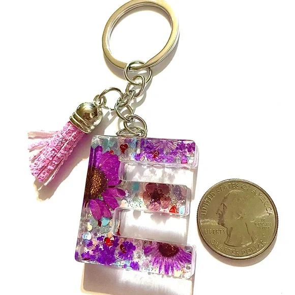 Purple Pressed Flower Resin Letter E Keychain - Picture 2 of 2